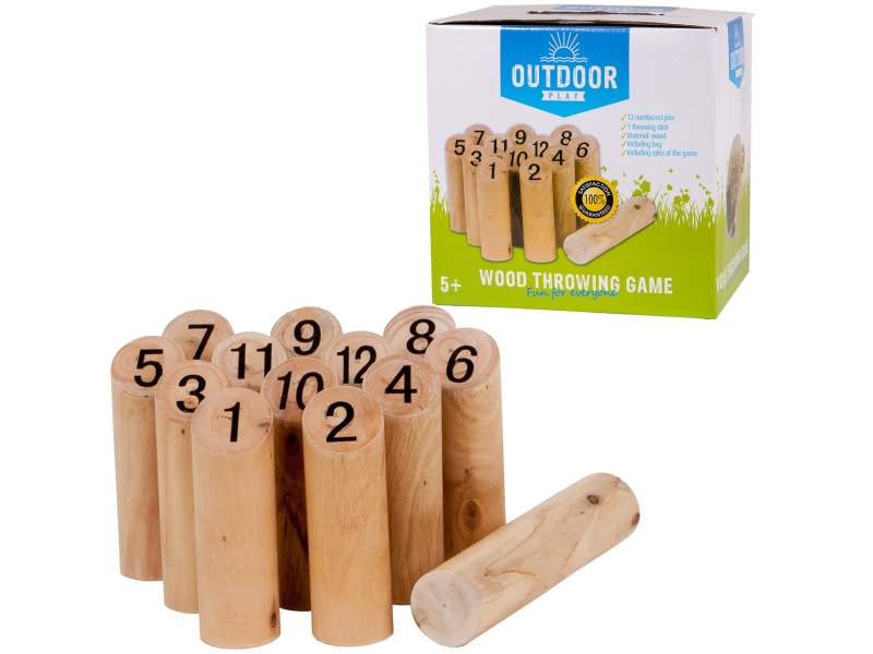 Wood throwing game Outdoor play