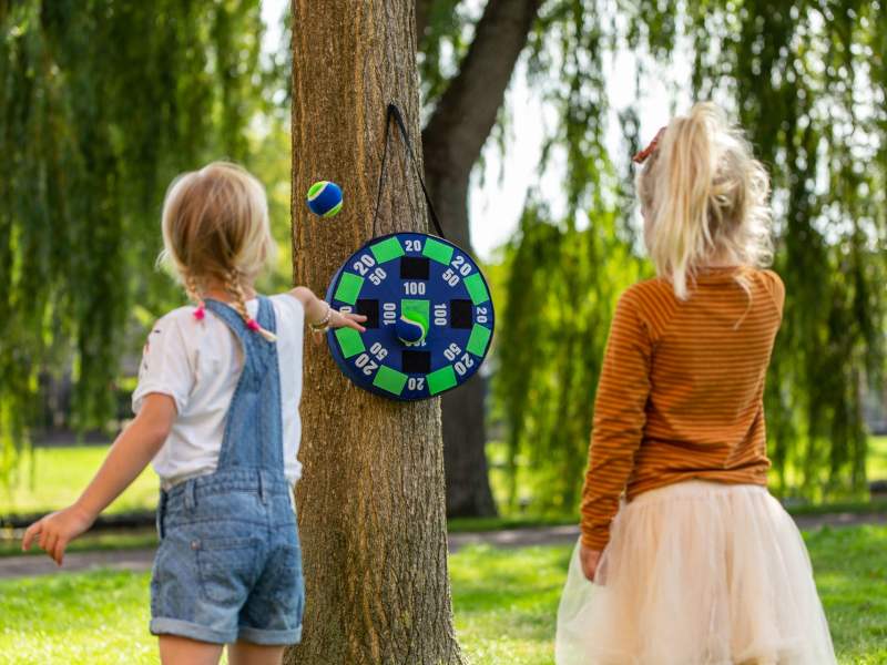 outdoor play garden darts 3