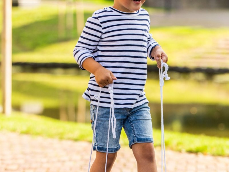 outdoor play walking bobbins 5